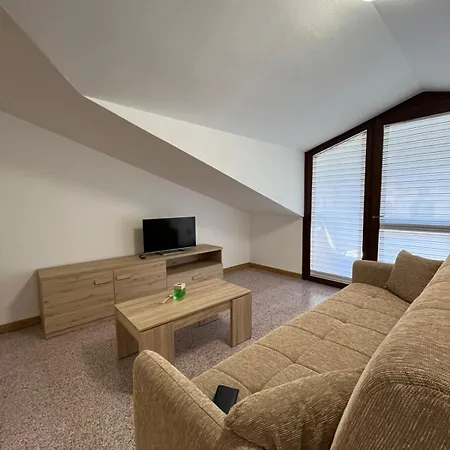 Lulu's House Apartment
